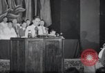 Immagine di Il procedimento di unificazione democratica riunione Mo Ran Pong Pyongyang Corea del Nord, 1949, secondo 29 filmato di repertorio 65675028804