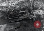 Standbild Bulldozer löscht Straße Birma, 1943, aus Sekunde 1 historischem Filmmaterial Videoclip 65675028820