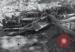 Standbild Bulldozer löscht Straße Birma, 1943, aus Sekunde 19 historischem Filmmaterial Videoclip 65675028820