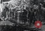 Standbild Straßenbau Birma, 1943, aus Sekunde 23 historischem Filmmaterial Videoclip 65675028821