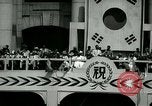 Image Celbrations sur la reprise de Séoul Séoul Corée, 1948, de la seconde 23 séquences d'archives historiques vidéo 65675028825