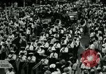 Image coréen étudiants et civils de bandes mars Séoul Corée, 1948, de la seconde 31 séquences d'archives historiques vidéo 65675028828