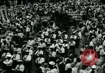Image coréen étudiants et civils de bandes mars Séoul Corée, 1948, de la seconde 34 séquences d'archives historiques vidéo 65675028828