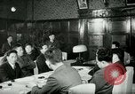 Image Telephone Workers Comité teste de nouvelles lignes Corée, 1947, de la seconde 54 séquences d'archives historiques vidéo 65675028829