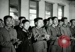 Image Président du Parti des travailleurs Kim Du Bong présente des médailles Corée, 1947, de la seconde 8 séquences d'archives historiques vidéo 65675028832