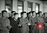 Image Président du Parti des travailleurs Kim Du Bong présente des médailles Corée, 1947, de la seconde 10 séquences d'archives historiques vidéo 65675028832