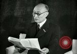 Image Président du Parti des travailleurs Kim Du Bong présente des médailles Corée, 1947, de la seconde 15 séquences d'archives historiques vidéo 65675028832