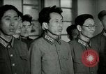 Image Président du Parti des travailleurs Kim Du Bong présente des médailles Corée, 1947, de la seconde 24 séquences d'archives historiques vidéo 65675028832