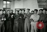 Image Président du Parti des travailleurs Kim Du Bong présente des médailles Corée, 1947, de la seconde 28 séquences d'archives historiques vidéo 65675028832