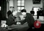 Image Président du Parti des travailleurs Kim Du Bong présente des médailles Corée, 1947, de la seconde 34 séquences d'archives historiques vidéo 65675028832