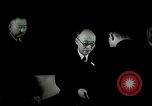 Image Président du Parti des travailleurs Kim Du Bong présente des médailles Corée, 1947, de la seconde 36 séquences d'archives historiques vidéo 65675028832