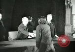 Image Président du Parti des travailleurs Kim Du Bong présente des médailles Corée, 1947, de la seconde 49 séquences d'archives historiques vidéo 65675028832