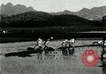 Standbild koreanischen Bauern schneiden trockenen im Reisfeld Korea, 1936, aus Sekunde 53 historischem Filmmaterial Videoclip 65675028842