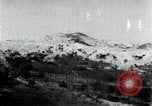 Standbild koreanischen Bauern sand Entfernen von Reis Bereich Korea, 1936, aus Sekunde 16 historischem Filmmaterial Videoclip 65675028843
