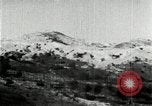 Standbild koreanischen Bauern sand Entfernen von Reis Bereich Korea, 1936, aus Sekunde 18 historischem Filmmaterial Videoclip 65675028843