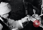 Standbild koreanischen Bauern Nägel Stahl Schuhe zu seiner Bulle Korea, 1936, aus Sekunde 48 historischem Filmmaterial Videoclip 65675028856