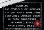 Standbild Twin Steinschnitzereien der Buddhas auf dem Berg Chan-ji Korea, 1936, aus Sekunde 1 historischem Filmmaterial Videoclip 65675028857