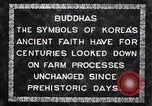 Standbild Twin Steinschnitzereien der Buddhas auf dem Berg Chan-ji Korea, 1936, aus Sekunde 4 historischem Filmmaterial Videoclip 65675028857
