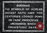 Standbild Twin Steinschnitzereien der Buddhas auf dem Berg Chan-ji Korea, 1936, aus Sekunde 12 historischem Filmmaterial Videoclip 65675028857