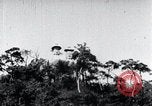 Standbild Twin Steinschnitzereien der Buddhas auf dem Berg Chan-ji Korea, 1936, aus Sekunde 19 historischem Filmmaterial Videoclip 65675028857