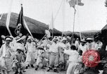 Standbild koreanischen Dorfbewohnern beschwichtigen lokale Spirituosen Korea, 1936, aus Sekunde 27 historischem Filmmaterial Videoclip 65675028858