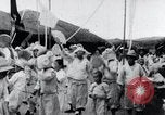 Standbild koreanischen Dorfbewohnern beschwichtigen lokale Spirituosen Korea, 1936, aus Sekunde 34 historischem Filmmaterial Videoclip 65675028858
