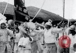 Standbild koreanischen Dorfbewohnern beschwichtigen lokale Spirituosen Korea, 1936, aus Sekunde 39 historischem Filmmaterial Videoclip 65675028858