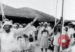 Standbild koreanischen Dorfbewohnern beschwichtigen lokale Spirituosen Korea, 1936, aus Sekunde 43 historischem Filmmaterial Videoclip 65675028858