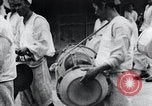 Standbild koreanischen Dorfbewohnern beschwichtigen lokale Spirituosen Korea, 1936, aus Sekunde 58 historischem Filmmaterial Videoclip 65675028858