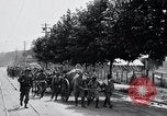 Immagine di Esercito giapponese che occupa la città come abitanti watch Kyongsong Corea, 1945, secondo 8 filmato di repertorio 65675028871