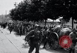 Immagine di Esercito giapponese che occupa la città come abitanti watch Kyongsong Corea, 1945, secondo 13 filmato di repertorio 65675028871