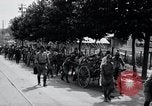 Immagine di Esercito giapponese che occupa la città come abitanti watch Kyongsong Corea, 1945, secondo 20 filmato di repertorio 65675028871