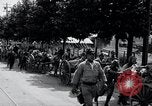 Immagine di Esercito giapponese che occupa la città come abitanti watch Kyongsong Corea, 1945, secondo 24 filmato di repertorio 65675028871