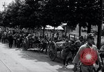Immagine di Esercito giapponese che occupa la città come abitanti watch Kyongsong Corea, 1945, secondo 25 filmato di repertorio 65675028871