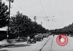 Immagine di Esercito giapponese che occupa la città come abitanti watch Kyongsong Corea, 1945, secondo 44 filmato di repertorio 65675028871