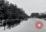 Immagine di Esercito giapponese che occupa la città come abitanti watch Kyongsong Corea, 1945, secondo 58 filmato di repertorio 65675028871