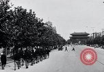 Immagine di Esercito giapponese che occupa la città come abitanti watch Kyongsong Corea, 1945, secondo 62 filmato di repertorio 65675028871