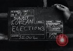 Immagine di Armi e contrabands Seoul COREA, 1948, secondo 6 filmato di repertorio 65675028876