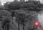 Standbild Straßen mit Menschen und Fahrzeugen Saigon Vietnam, 1955, aus Sekunde 15 historischem Filmmaterial Videoclip 65675028880