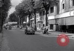 Standbild Straßen mit Menschen und Fahrzeugen Saigon Vietnam, 1955, aus Sekunde 17 historischem Filmmaterial Videoclip 65675028880