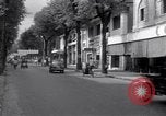 Standbild Straßen mit Menschen und Fahrzeugen Saigon Vietnam, 1955, aus Sekunde 18 historischem Filmmaterial Videoclip 65675028880
