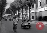 Standbild Straßen mit Menschen und Fahrzeugen Saigon Vietnam, 1955, aus Sekunde 24 historischem Filmmaterial Videoclip 65675028880