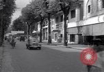 Standbild Straßen mit Menschen und Fahrzeugen Saigon Vietnam, 1955, aus Sekunde 25 historischem Filmmaterial Videoclip 65675028880