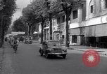 Standbild Straßen mit Menschen und Fahrzeugen Saigon Vietnam, 1955, aus Sekunde 26 historischem Filmmaterial Videoclip 65675028880
