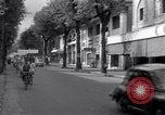 Standbild Straßen mit Menschen und Fahrzeugen Saigon Vietnam, 1955, aus Sekunde 27 historischem Filmmaterial Videoclip 65675028880