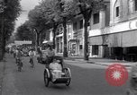 Standbild Straßen mit Menschen und Fahrzeugen Saigon Vietnam, 1955, aus Sekunde 30 historischem Filmmaterial Videoclip 65675028880