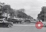 Standbild Straßen mit Menschen und Fahrzeugen Saigon Vietnam, 1955, aus Sekunde 47 historischem Filmmaterial Videoclip 65675028880
