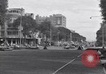 Standbild Wohnstraße im Teile Saigon Vietnam, 1955, aus Sekunde 8 historischem Filmmaterial Videoclip 65675028882