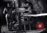Standbild Ausschachtung in Zinkmine Franklin New Jersey USA, 1914, aus Sekunde 45 historischem Filmmaterial Videoclip 65675028897