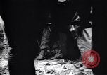 Standbild verletzt Miner's Rescue Franklin New Jersey USA, 1914, aus Sekunde 11 historischem Filmmaterial Videoclip 65675028901
